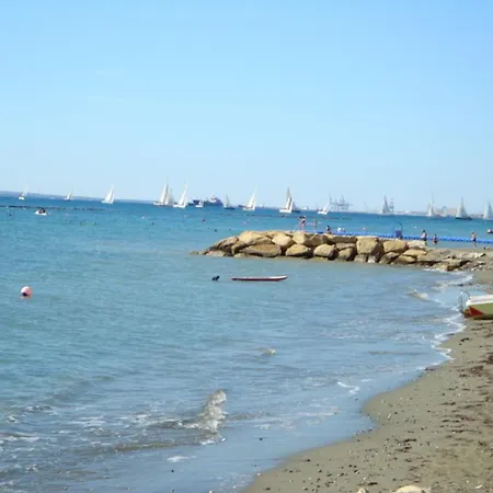 River Beach No. 202, Block B Διαμέρισμα